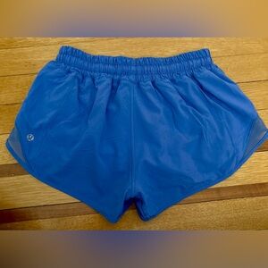 Lululemon Hotty Hot Short 2.5 in Blue, Size 4.